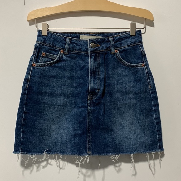 Topshop Jean Skirt-US 2-$15 - Picture 3 of 4